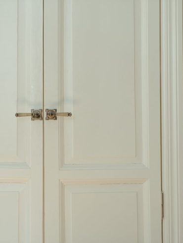 choisir et installer une Porte bois extérieur recoupable